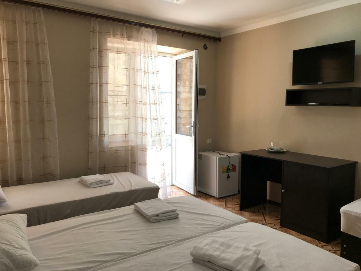Ainar Hotel Gagra Exterior foto